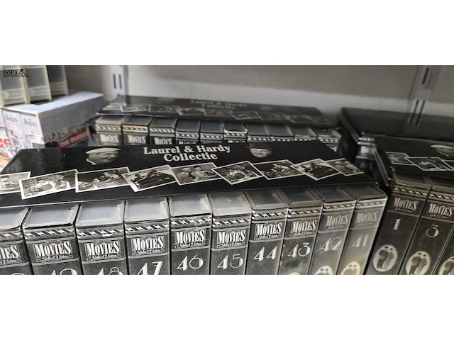 Lot 115 - lot laurel & hardy video boxen ong 6 stuks - afbeelding 5 van  6