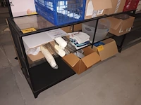 Lot 115 - presentatietafel - afbeelding 1 van  3