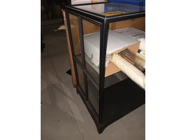 Lot 115 - presentatietafel - afbeelding 2 van  3