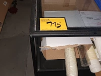 Lot 115 - presentatietafel - afbeelding 3 van  3