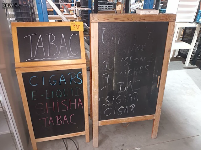 Lot 115 - stoepborden en krijtbord. 3 stuks - afbeelding 1 van  5