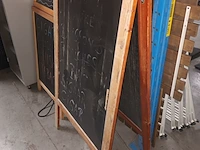 Lot 115 - stoepborden en krijtbord. 3 stuks - afbeelding 2 van  5