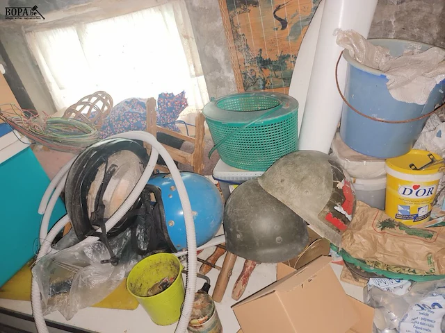 Lot 115 - vissersgerief, werkmateriaal. inhoud berging - afbeelding 2 van  7