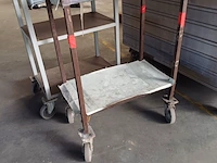 Lot 1151 - metalen trolly. 2 stuks - afbeelding 2 van  4