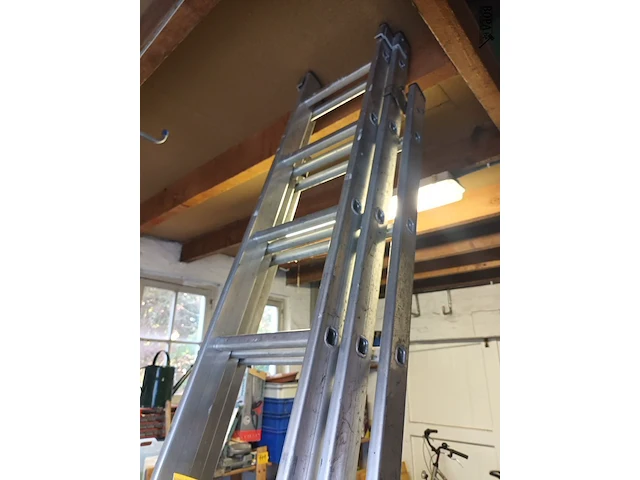 Lot 116 - aluminium trapladder - afbeelding 4 van  4