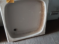 Lot 116 - douchebak. 2 stuks - afbeelding 1 van  2