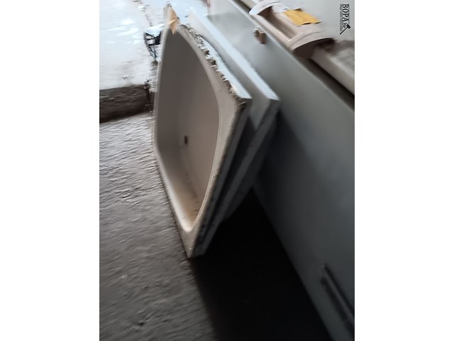 Lot 116 - douchebak. 2 stuks - afbeelding 2 van  2