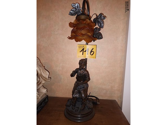 Lot 116 - lampadaire schoenmaker - afbeelding 1 van  3