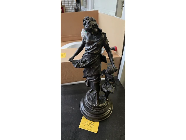 Lot 116 - replica beeld le miroir van auguste moreau 9(1834-1917) - afbeelding 1 van  5