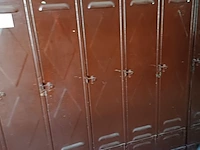 Lot 1165 - metalen lockerkasten. 22 stuks - afbeelding 2 van  3