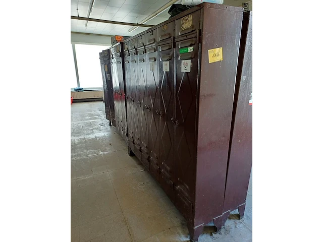 Lot 1166 - metalen lockerkasten. 12 stuks - afbeelding 1 van  3