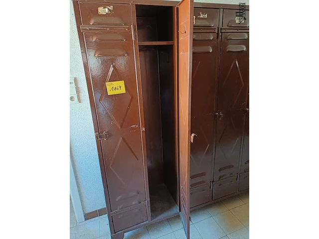 Lot 1169 - metalen lockerkast. 6 stuks - afbeelding 2 van  3