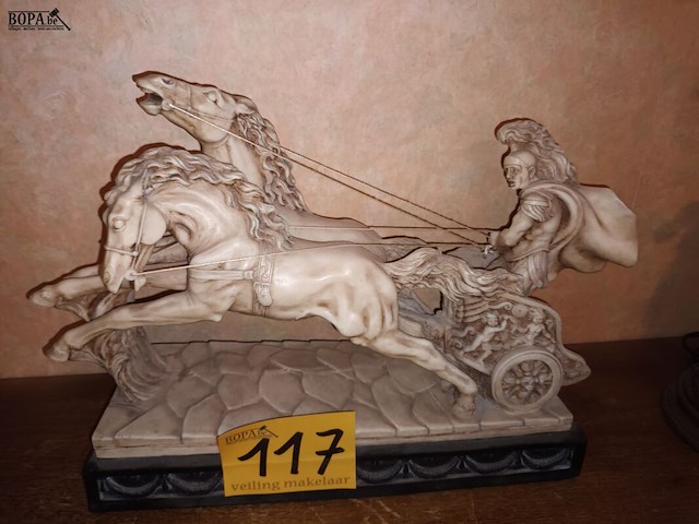 Lot 117 - beeld gladiator - afbeelding 4 van  4