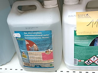 Lot 117 - bidons producten. 5 stuks - afbeelding 3 van  4