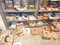 Lot 117 - groot lot aangebroken dozen kabel - afbeelding 2 van  3