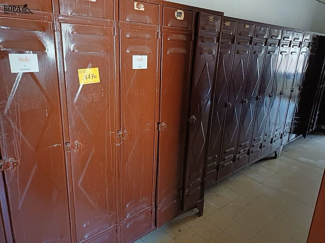 Lot 1170 - metalen lockerkast. 18 stuks - afbeelding 1 van  3