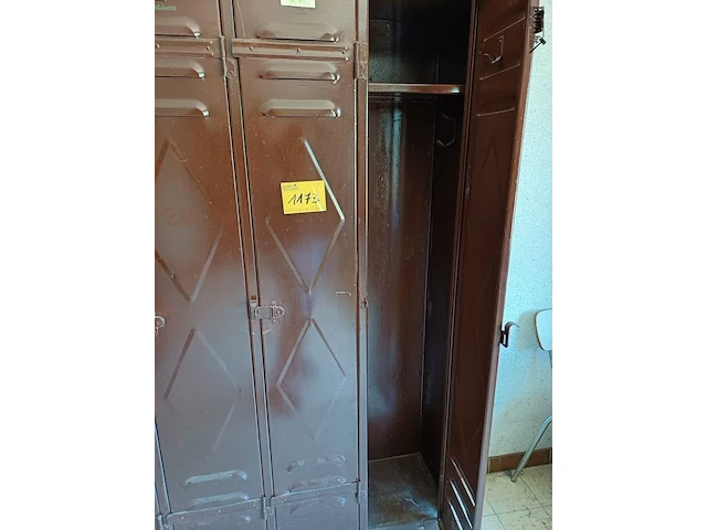 Lot 1173 - metalen lockerkast. 6 stuks - afbeelding 2 van  3