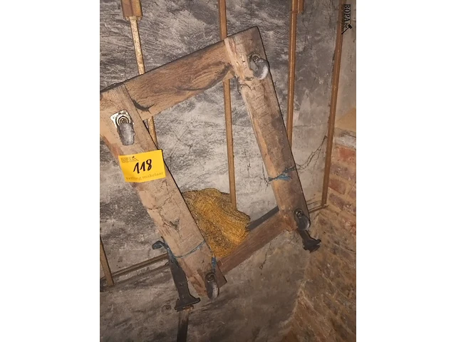 Lot 118 - bagagerek en karretje - afbeelding 3 van  3