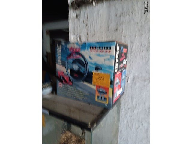 Lot 118 - gaming race stuur - afbeelding 1 van  2