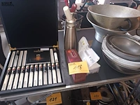 Lot 118 - horecamateriaal en gin stalen - afbeelding 1 van  5