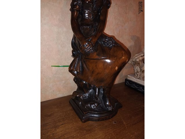 Lot 118 - lampadaire zittende vrouw - afbeelding 3 van  3