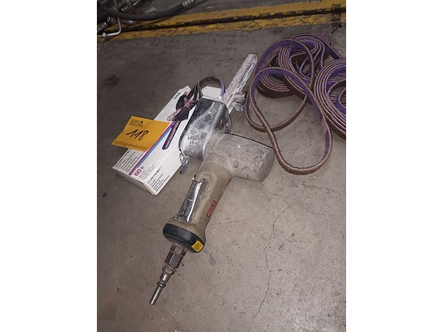 Lot 118 - pneumatische bandschuurmachine - afbeelding 3 van  3