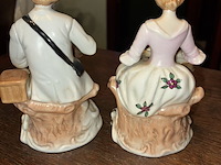 Lot 118 - porceleinen beelden, 2 stuks - afbeelding 3 van  3
