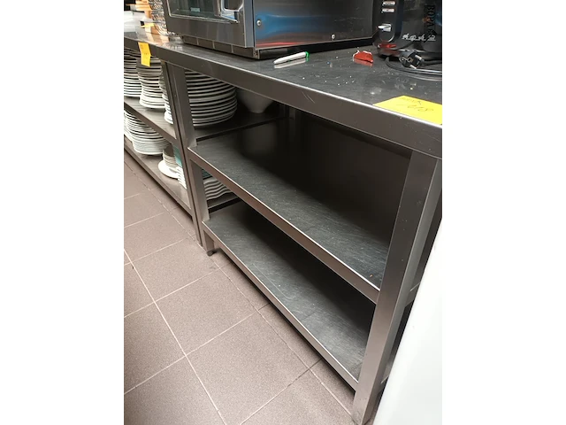 Lot 118 - rvs werktafel - afbeelding 2 van  3