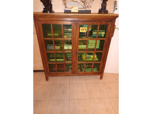 Lot 119 - boekenkast - afbeelding 1 van  4