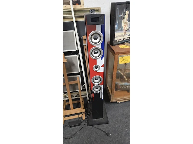 Lot 119 - muziekconsole met afstandbediening - afbeelding 1 van  5
