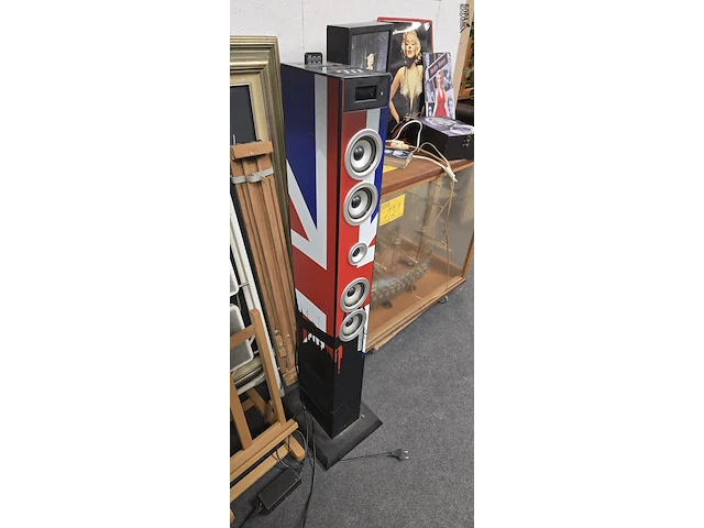 Lot 119 - muziekconsole met afstandbediening - afbeelding 2 van  5