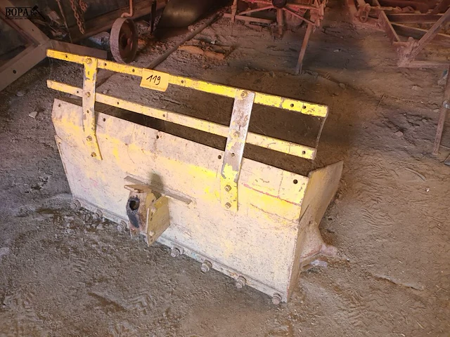 Lot 119 - schepbak - afbeelding 2 van  2