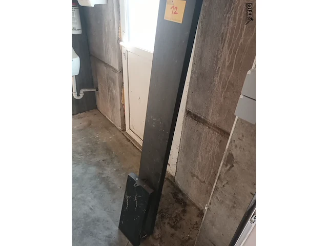 Lot 12 - aluminium balk - afbeelding 4 van  4