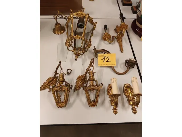 Lot 12 - amplieken en luchter in koper. 7 stuks - afbeelding 1 van  6