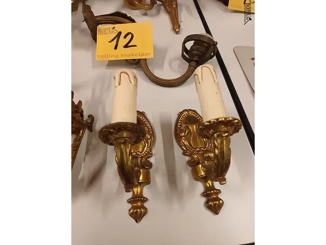 Lot 12 - amplieken en luchter in koper. 7 stuks - afbeelding 6 van  6