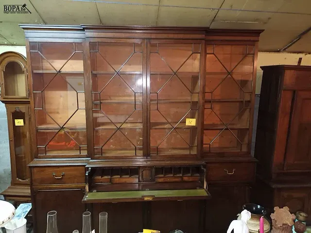 Lot 12 - antieke engelse bibliotheekkast - afbeelding 1 van  10