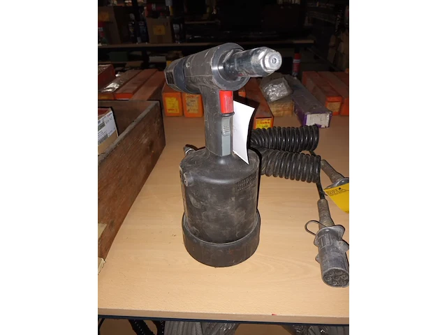Lot 12 - blindklinknagelmachine würth - afbeelding 2 van  3