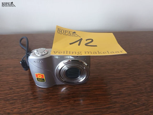 Lot 12 - digitaal fototoestel - afbeelding 1 van  3