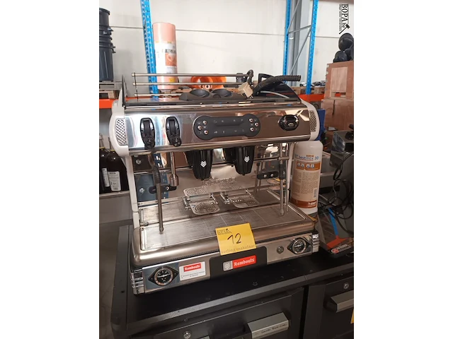 Lot 12 - espresso machine la spaziale - afbeelding 1 van  7