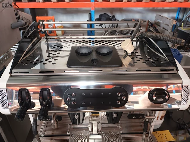 Lot 12 - espresso machine la spaziale - afbeelding 6 van  7