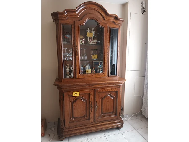 Lot 12 - houten vitrine kast - afbeelding 1 van  4