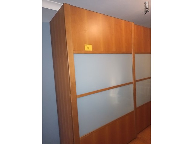 Lot 12 - kleerkast - afbeelding 1 van  5