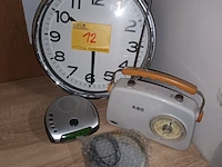Lot 12 - klok, radio, clock radio’s. 4 stuks - afbeelding 1 van  4
