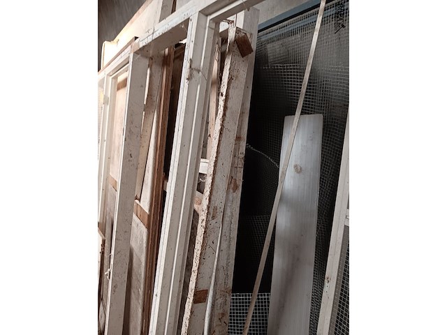 Lot 12 - lot hout - afbeelding 2 van  2