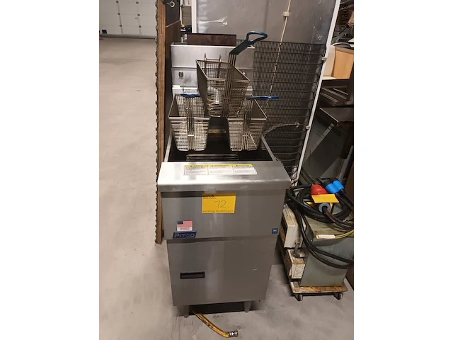Lot 12 - professionele friteuse pitco - afbeelding 1 van  6