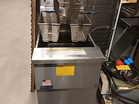 Lot 12 - professionele friteuse pitco - afbeelding 1 van  6