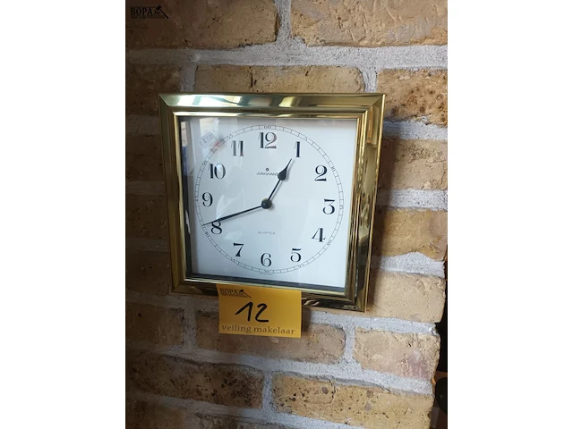 Lot 12 - quartz klok junghans - afbeelding 1 van  3