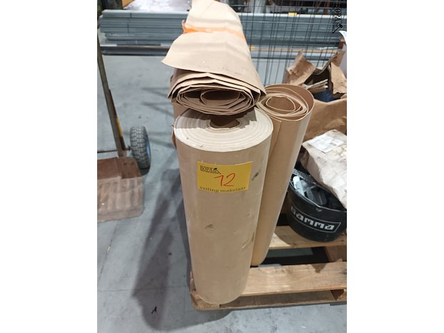 Lot 12 - rollen afdekkarton - afbeelding 1 van  3