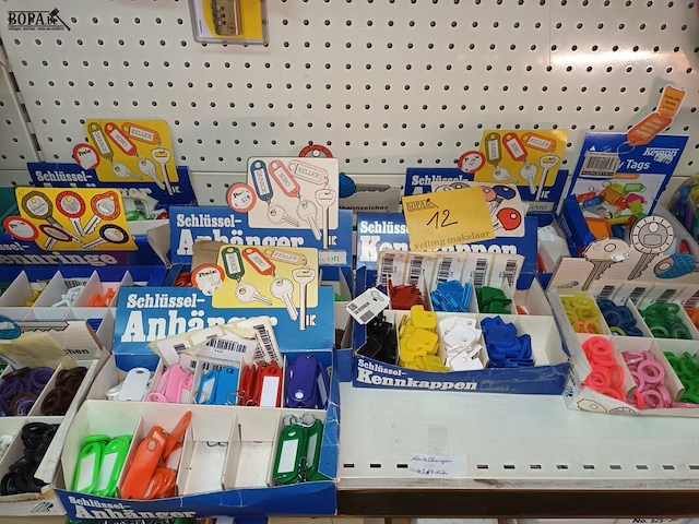 Lot 12 - sleutelhangers en sleutelringen - afbeelding 1 van  4