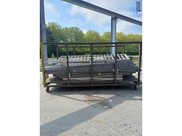 Lot 12 - transportkar - afbeelding 1 van  4
